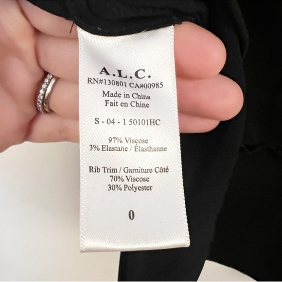 A.L.C. Black Short Sleeve Blouse High Low Ruffle Hem Back Zipper Size 0 (XS) - Picture 9 of 9